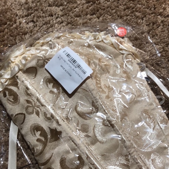 Ivory corset - Picture 3 of 3